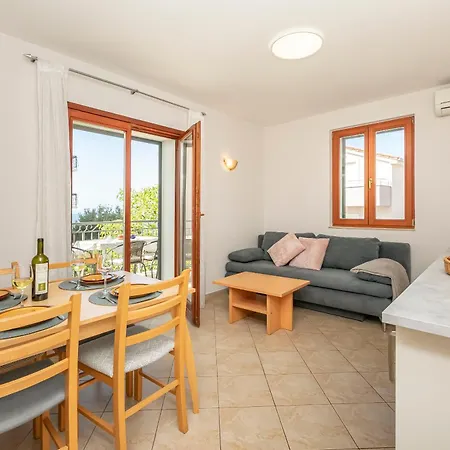 Ljiljana Apartamento Omiš